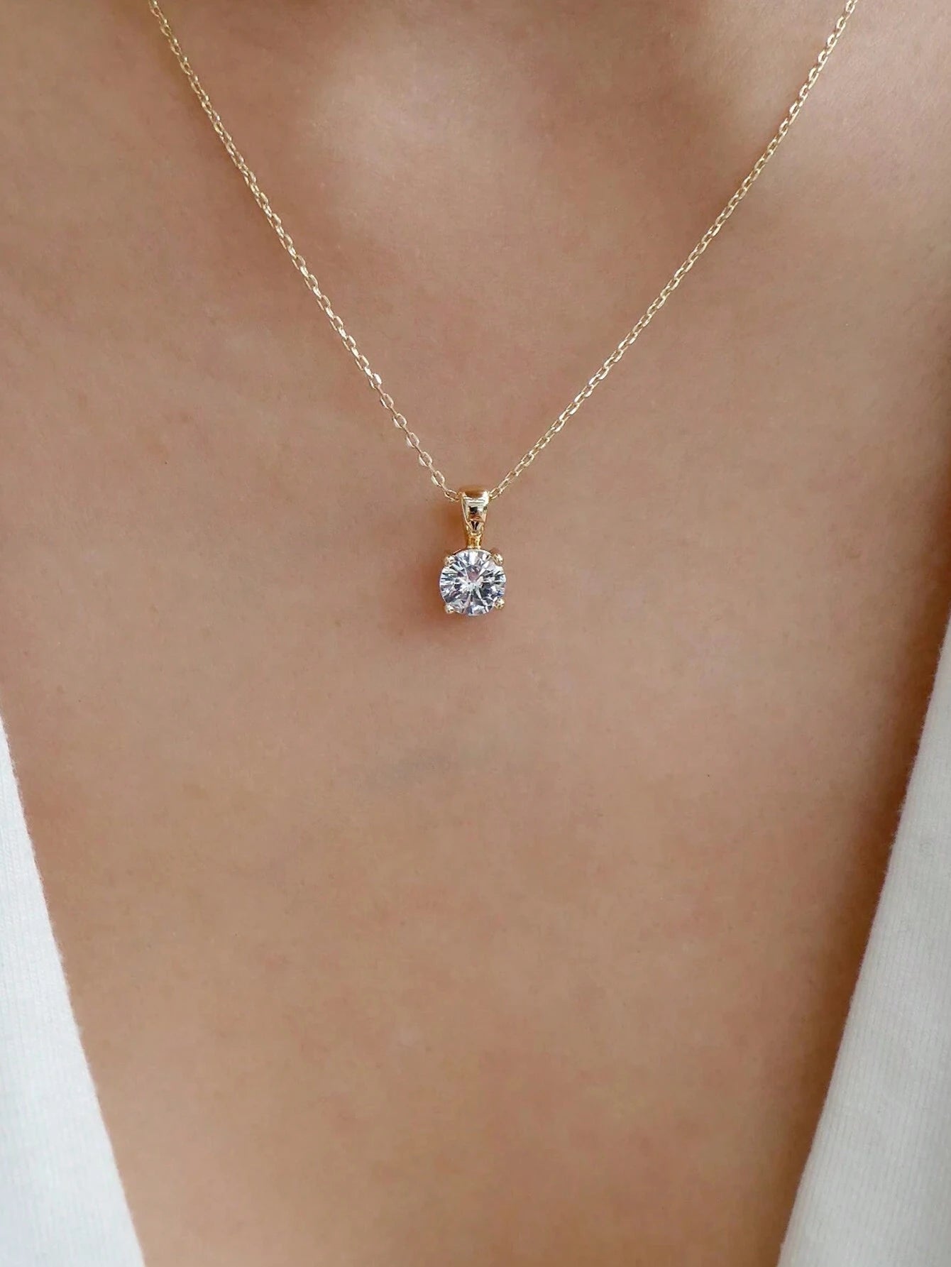 Cubic Zirconia Inlaid Necklace