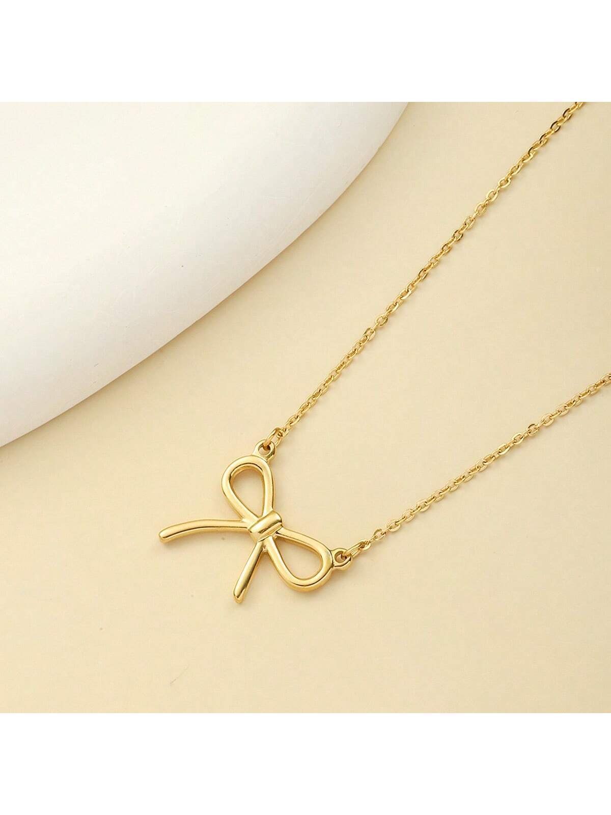 Bow Decor Pendant