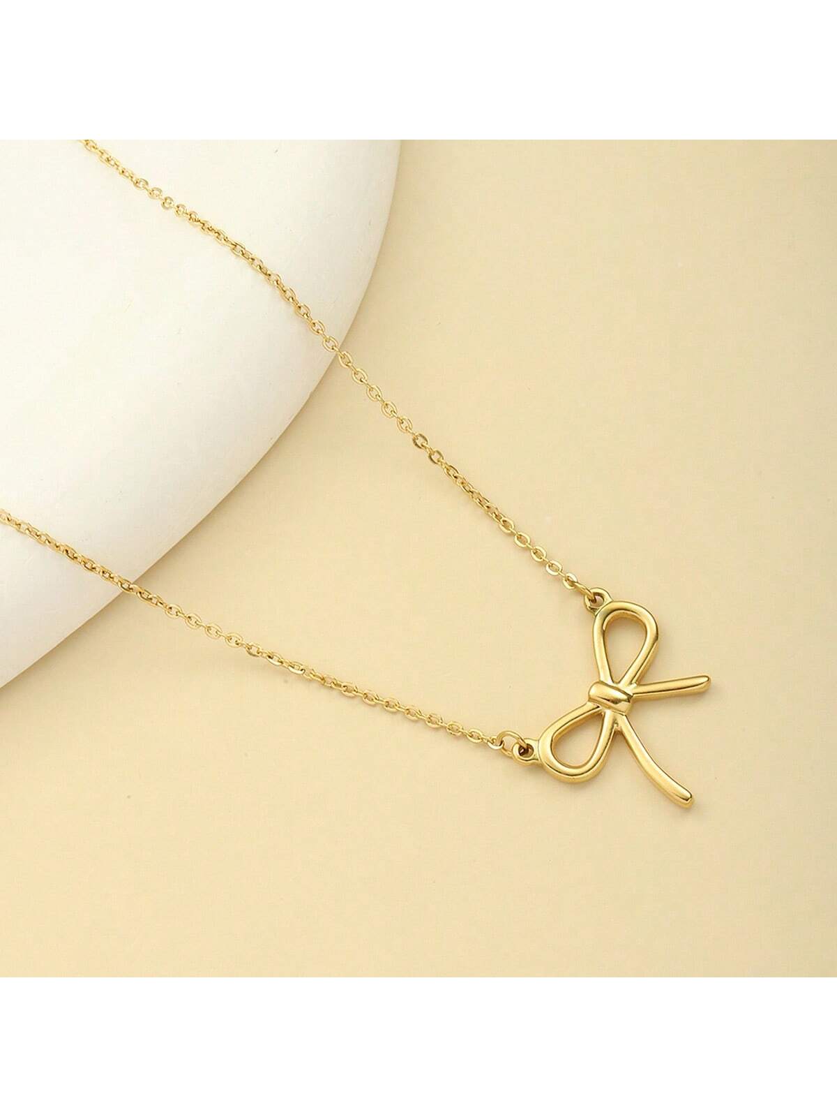 Bow Decor Pendant