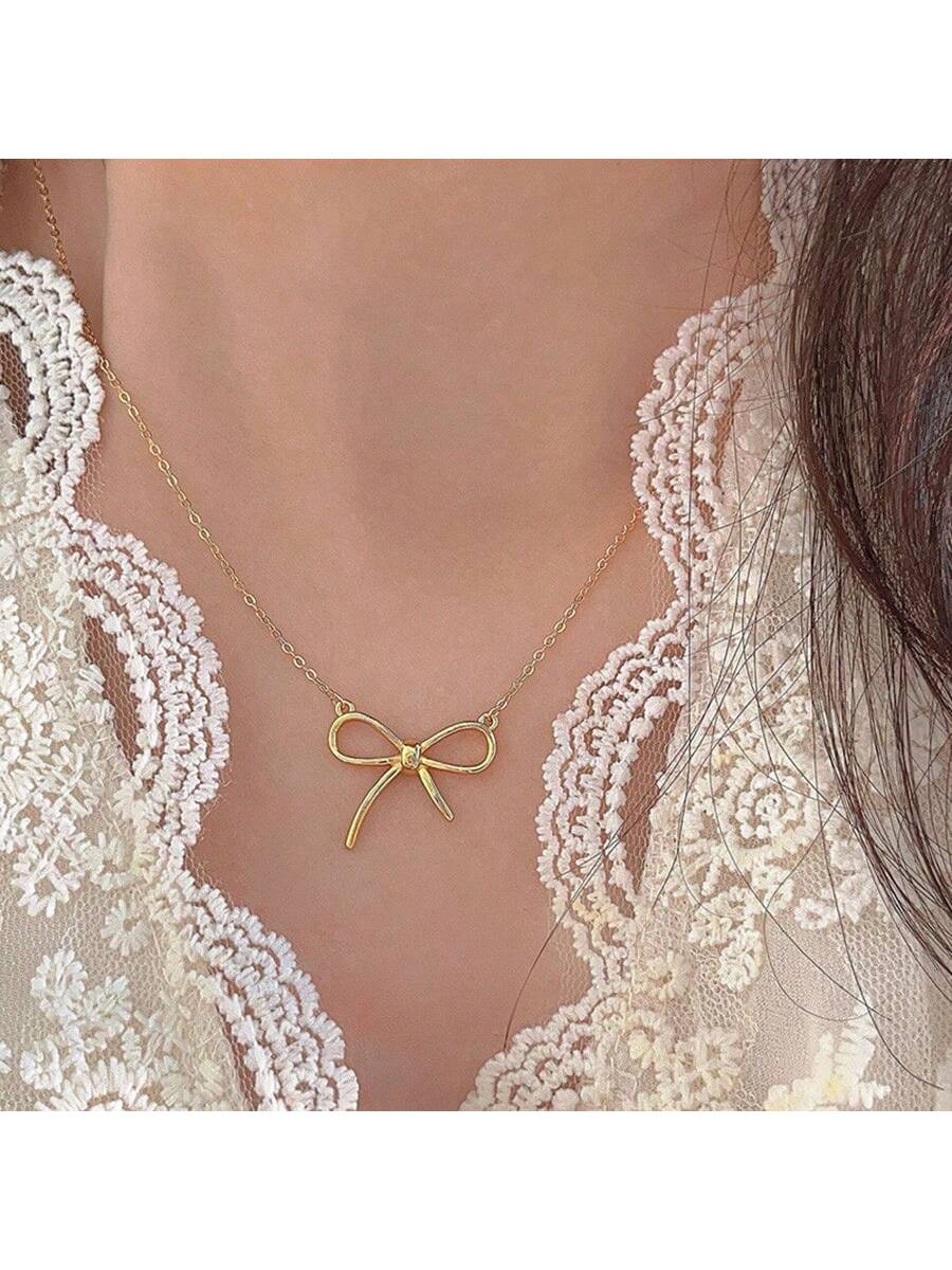 Bow Decor Pendant