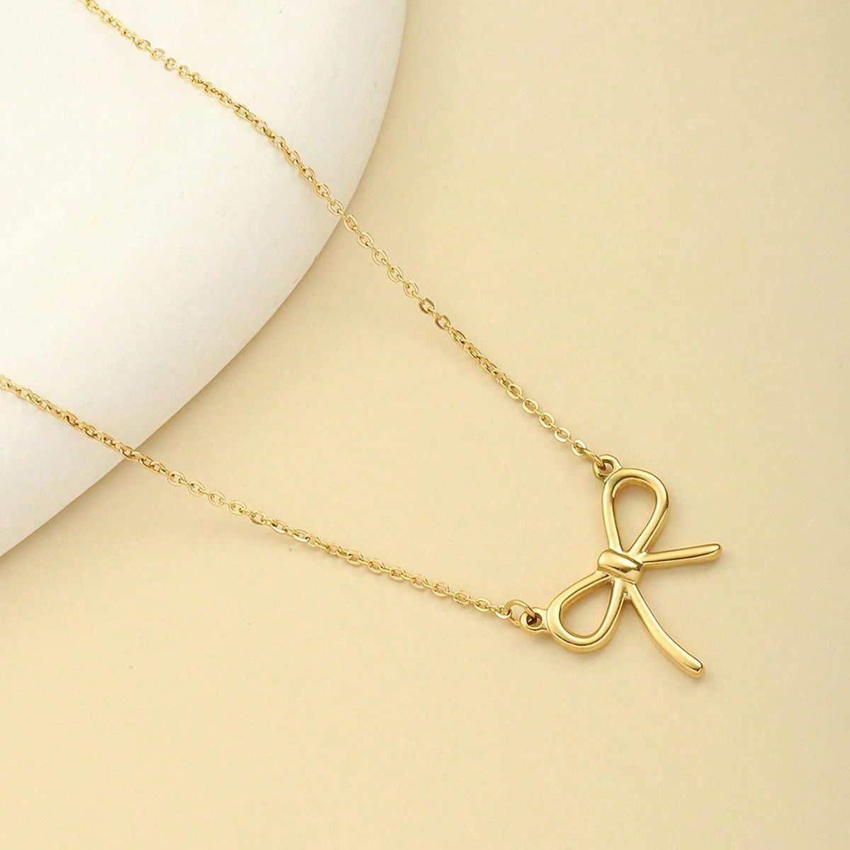 Bow Decor Pendant